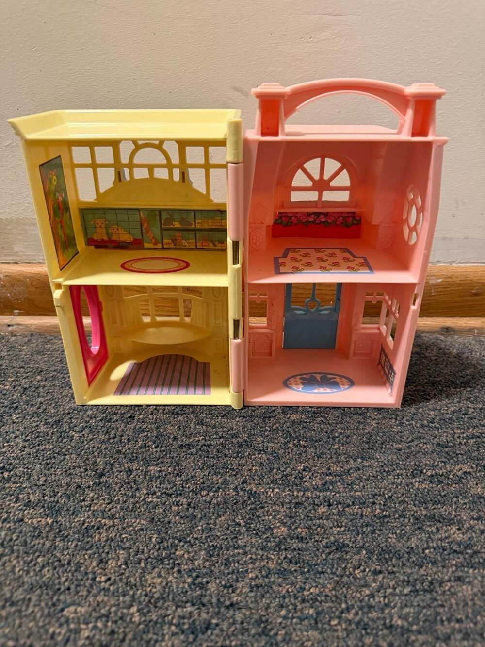Fisher-Price Loving Family Townhouse Boutique Beauty Salon and Pet Shop Playset